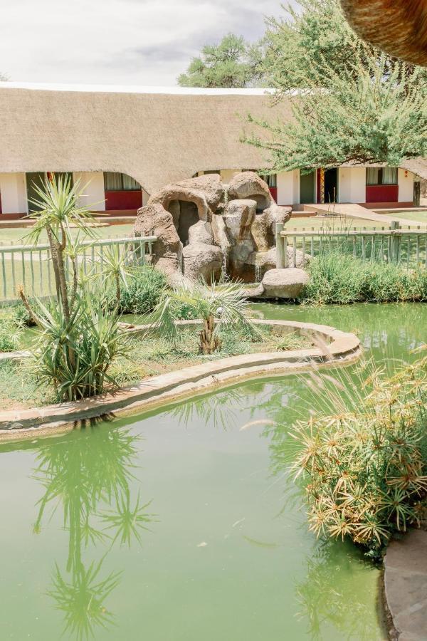 Okahandja Country Hotel Kültér fotó